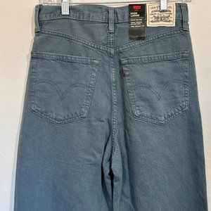 NWT Levi's High Rise Loose Fit